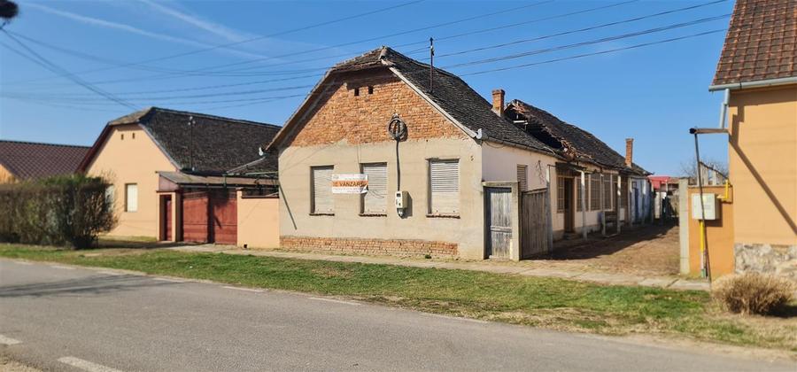 Teren 1270mp cu Casa in Santana, necesita amenajare/demolare - 2