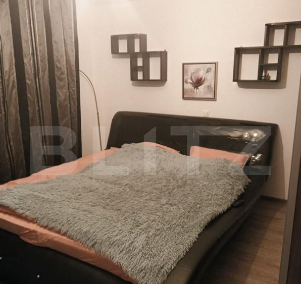 Casa individuala cu 5 camere, 240 mp, 12,8 ari teren, zona - 20