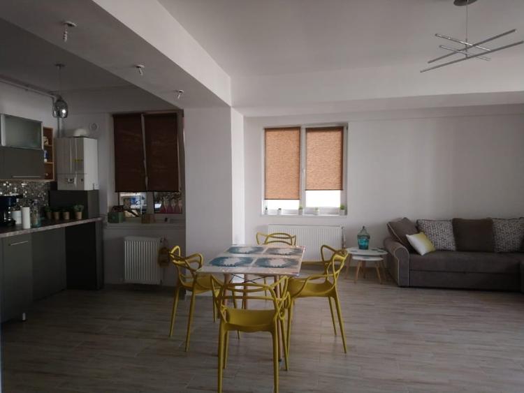 Mamaia ,de vanzare apartament 2 camere zona cluburi - 6