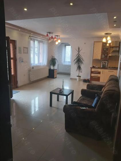 Casa de inchiriat pe Stefan cel Mare, actualmente functioneaza Agentie imobiliara, pe termen lung. - 3