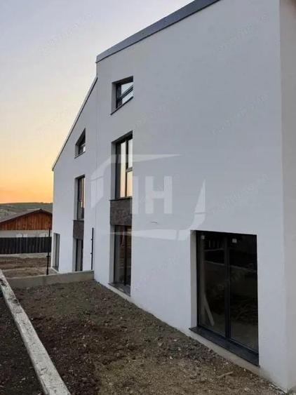 Duplex 4 camere, 3 bai, 357 teren - 2