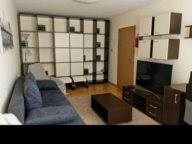 Apartament cu 3 camere decomandat, mobilat în Olimpia-Stadion