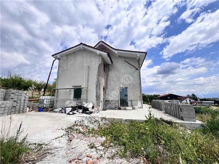Casa individuala in Cisnadioara cu 4 camere 2 bai terasa teren 1170 mp - 30