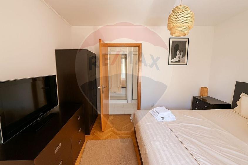 Apartament 3 camere de vanzare - Bulevardul Decebal - 9