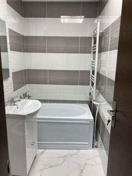 Inchiriez apartament 2 camere - 4