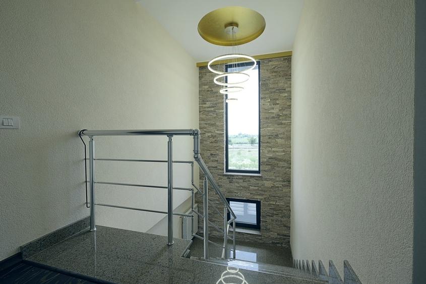 CORBEANCA, langa lac si padure, vila D+P+E exceptionala cu piscina - 12