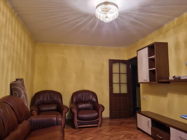 Apartament cu 3 camere decomandat în Popa Șapcă
