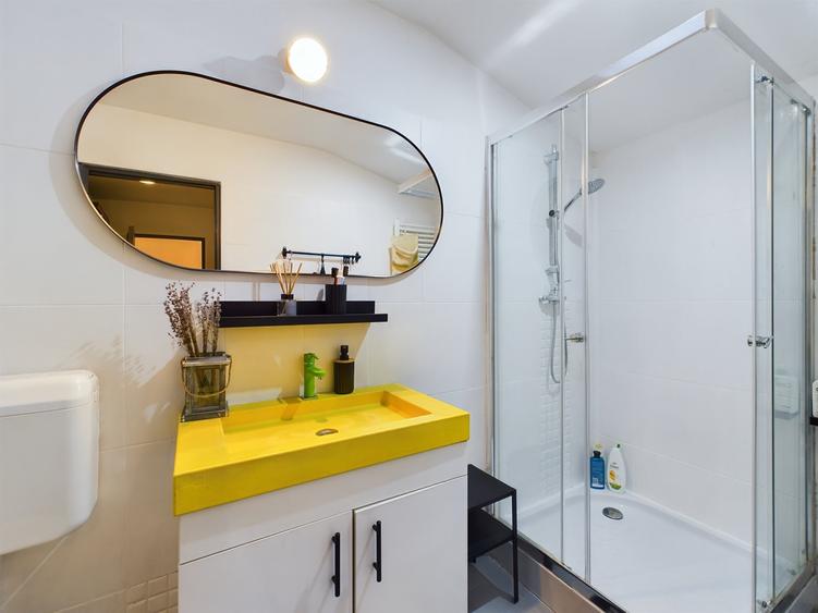 Apartament cu 4 camere semidecomandat, mobilat în Parcul Carol - 11