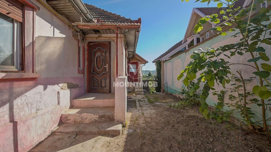 Casa 80 mp cu potential, curte proprie 446 mp renovatala interior - 9