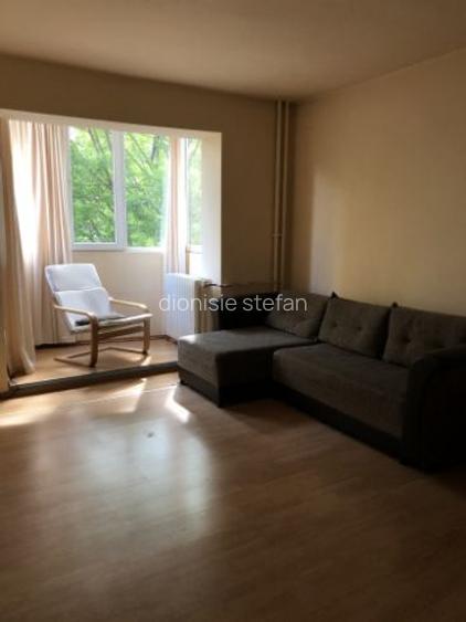De vanzare, apartament 3 camere, decomandat De vanzare, apartament 3 camere, decomandat