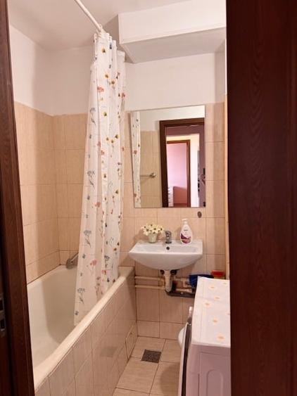 Proprietar, inchiriez apart 2 camere, decomandat,Berceni, Luica  1900 lei - 3