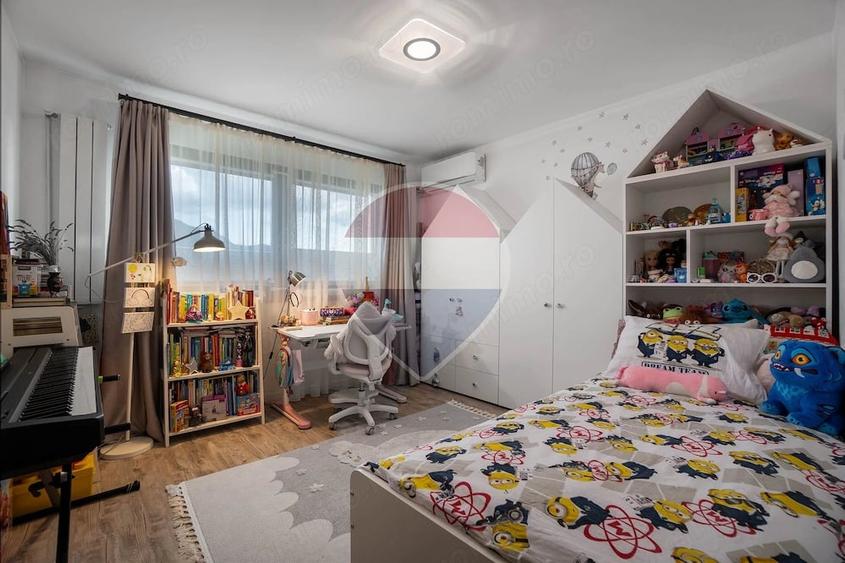 Apartament cu 3 camere semidecomandat în Gării