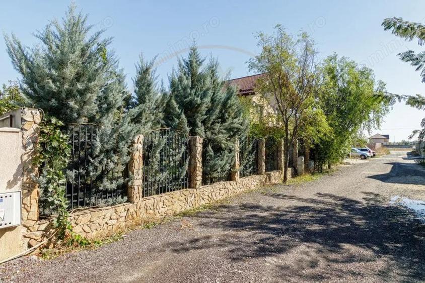 Teren intre case Bragadiru - 3