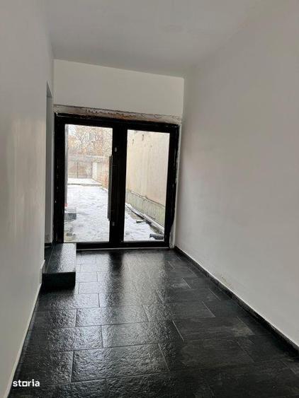 Spatiu comercial in statia de autobuz, stradal cu teren ! - 7