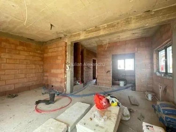 Duplex cu 4 camere - la cheie- Mo?ni?a Noua Duplex cu 4 camere - la cheie- Mo?ni?a Noua