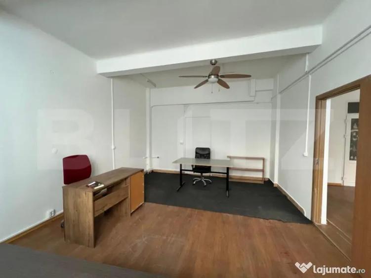 Spa?iu birou, 90 mp, zona Pia?a 1 Mai - 6