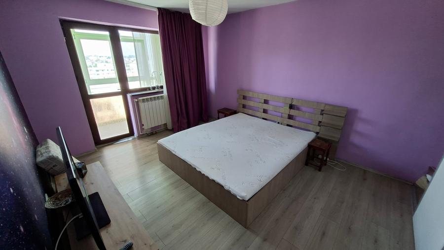 Apartament cu 2 camere decomandat în Casa de Cultură