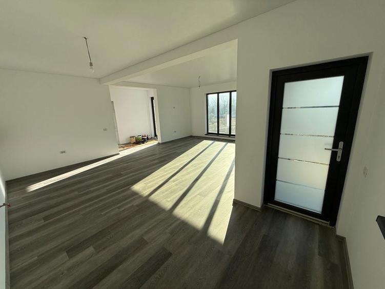 Vanzare Casa 4 Camere + Terasa - Eleganta si Confort - 6