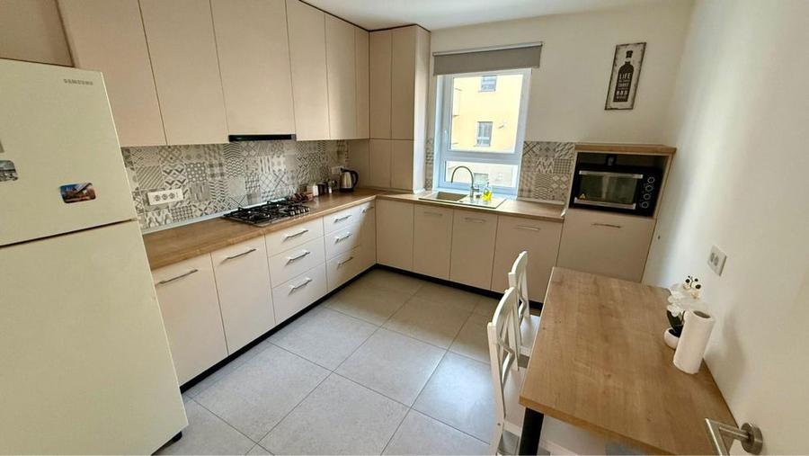 Proprietar inchiriez garsoniera Tractoru - 4