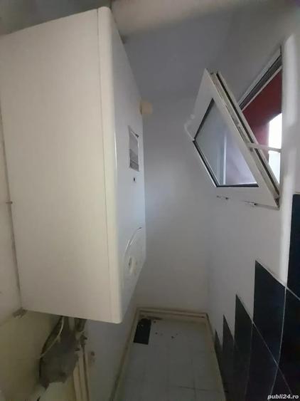 PROPRIETAR Vand apartament DECOMANDAT 2 camere, 2 locuri de parcare - 4