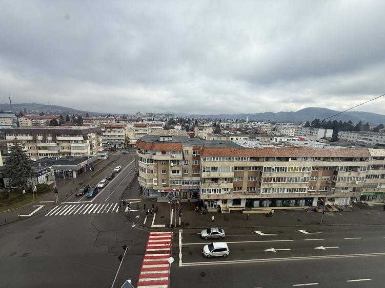 Ap 4 camere 90 mp+boxa+1 camera pe hol ultracentral b-dul Carol 1 - 1