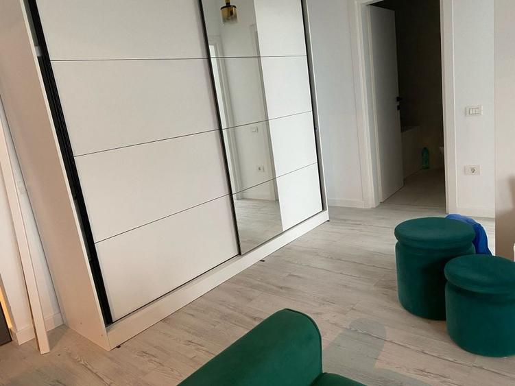 Apartament cu 3 camere decomandat în Tunari