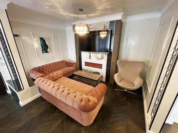 Inchiriere apartament 3 camere de LUX Central- zona The Office - 1