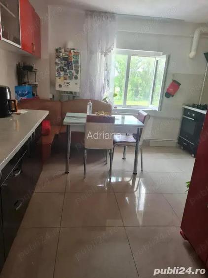 Apartament 4 camere Fratelia decomandat amenajat centrala proprie