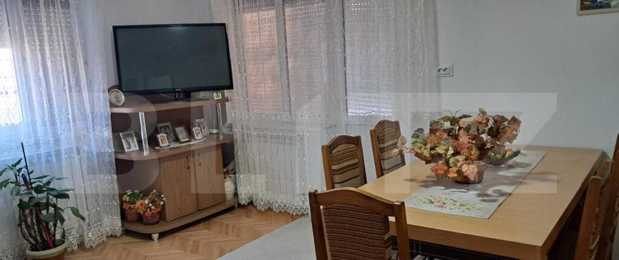 Casa de vanzare, cu 6 camere, 200 mp, zona centrala-Dej - 1