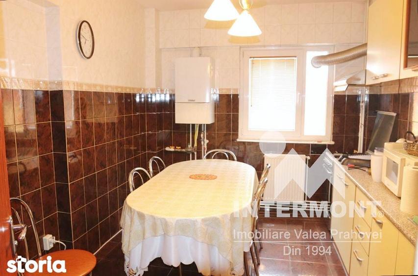 Apartament 3 camere - Etaj 1 - 2 bai - Centrala - Mobilat - 2