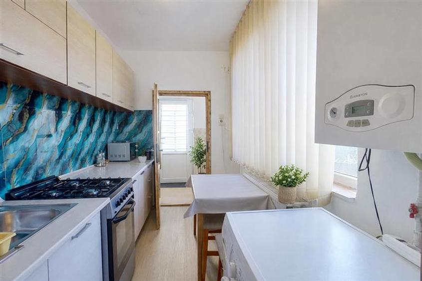 3D! Apartament in casa, pe 75 mp,  Bartolomeu, Brasov - 2