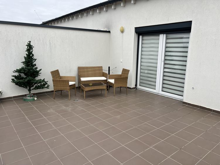 Apartament cu 2 camere nedecomandat, mobilat în Turnișor