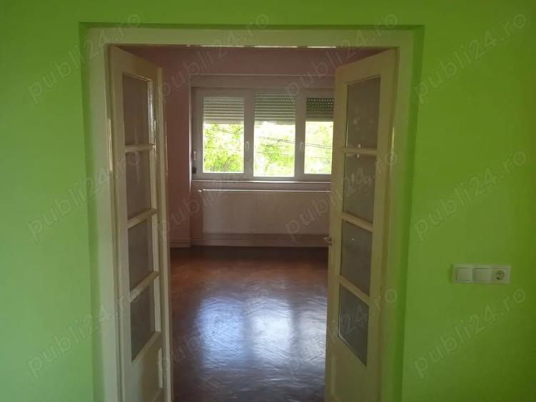 Casa spatioasa zona 14 mai - 2