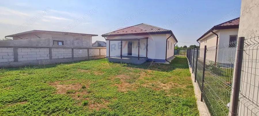 Casa noua in Ciorogarla - 3 dormitoare, living spa?ios - 12