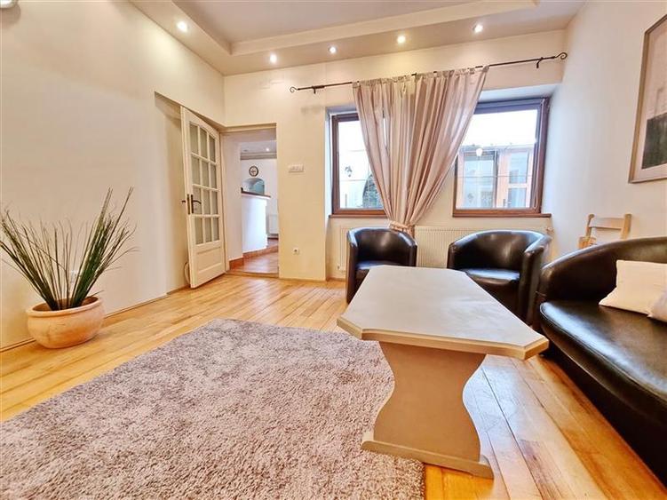 Garsoniera spatioasa de inchiriat in Centrul Istoric al Brasovului - 13