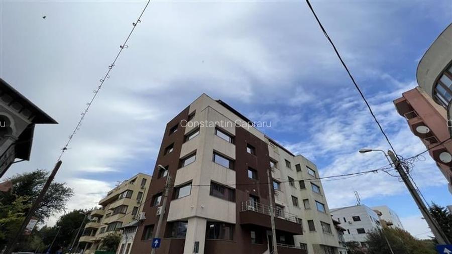 Cladire individuala 880 mp de inchiriat - metrou Aviatorilor