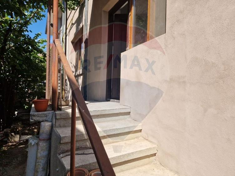 Casă / Vilă  str. Ana Ipatescu S+P+1 , 5 camere , teren - 252 mp - 22