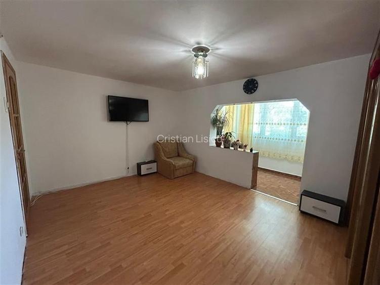 Apartament deosebit cu 1 camera etaj 1 zona Buziasului Apartament deosebit cu 1 camera etaj 1 zona Buziasului