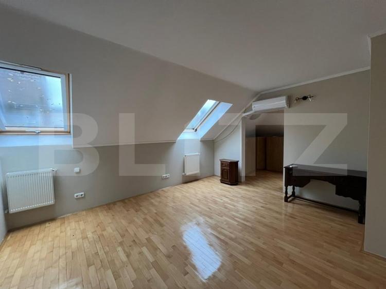 Casa de vanzare, 229 mp, cartierul 7 Noiembrie - 8