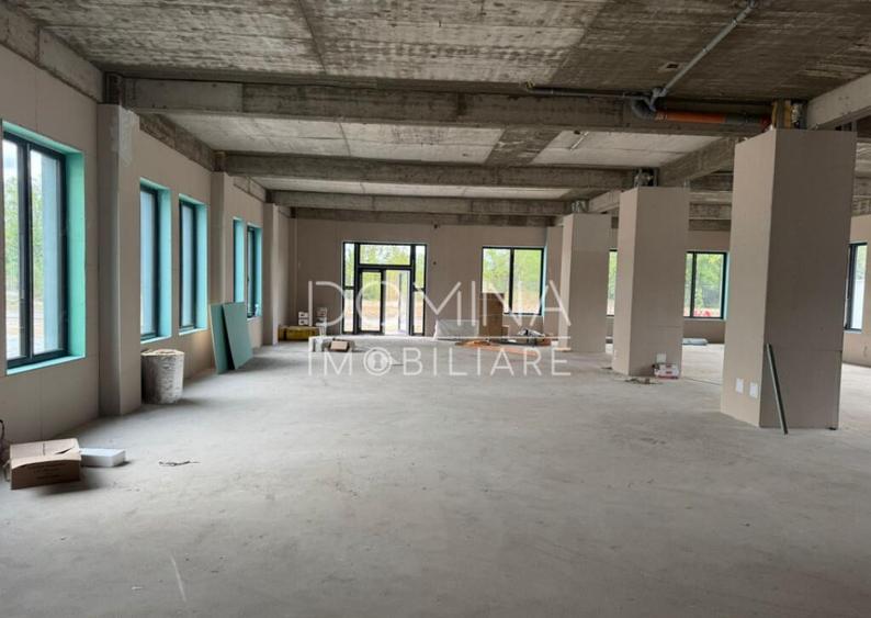 Spa?iu comercial *peste 400 mp - parcare* - str. Tineretulu - 5