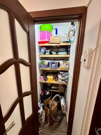 Apartament 3 camere - complet renovat - 4 minute pana la metrou! - 10