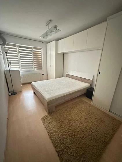 Apartament cu 2 camere, 50 mp, etaj intermediar, cu parcare, zona Petrom - 3