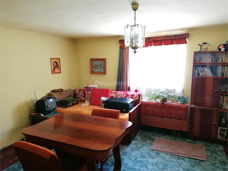 Apartament cu 3 camere semidecomandat în Central Apartament cu 3 camere semidecomandat în Central