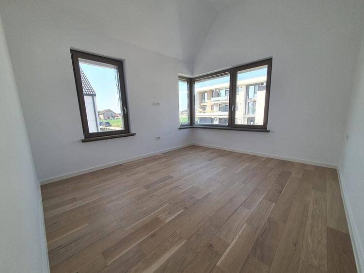 Monarch Soleil - finisaje de lux: parchet,usi, tamplarie lemn natural - 6