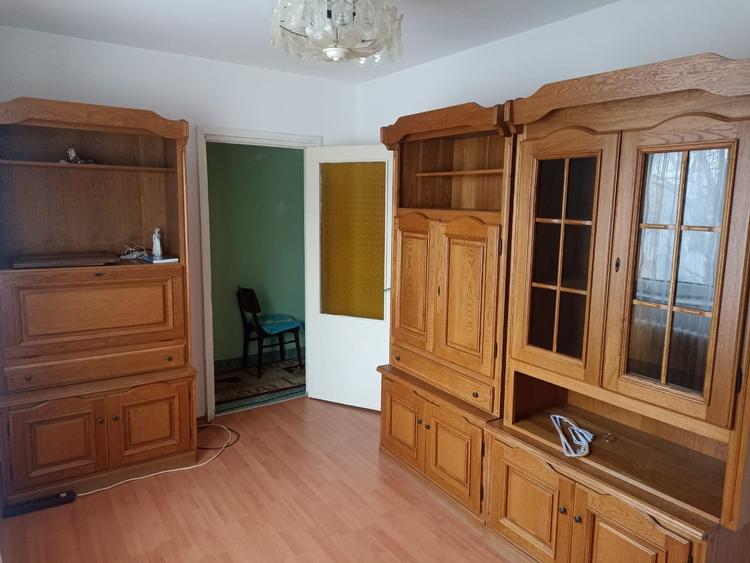 Apartament 4 camere zona Scoala 7 - 1