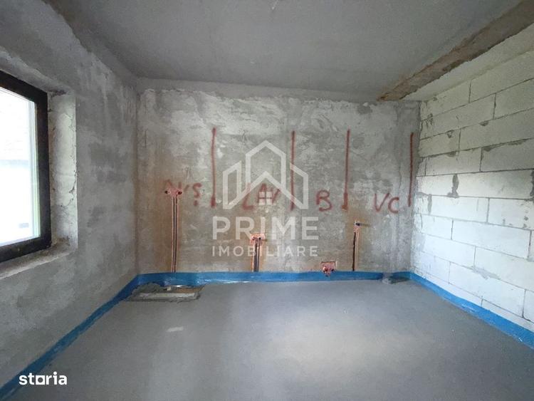 Casă cu 4 camere cu Teren 1800 Mp în Stremț
