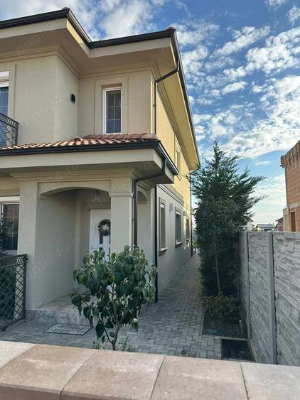 Casă cu 5 camere cu Teren 350 Mp în Giroc