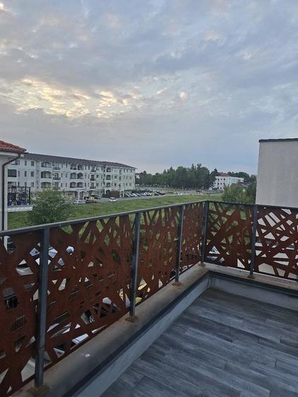 Apartament cu 3 camere decomandat în Giroc