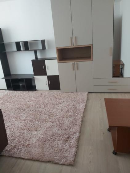 Apartament cu 2 camere decomandat în Precista