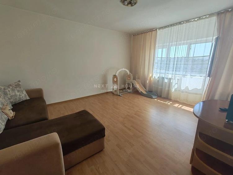 Apartament cu 3 camere decomandat în Sebastian
